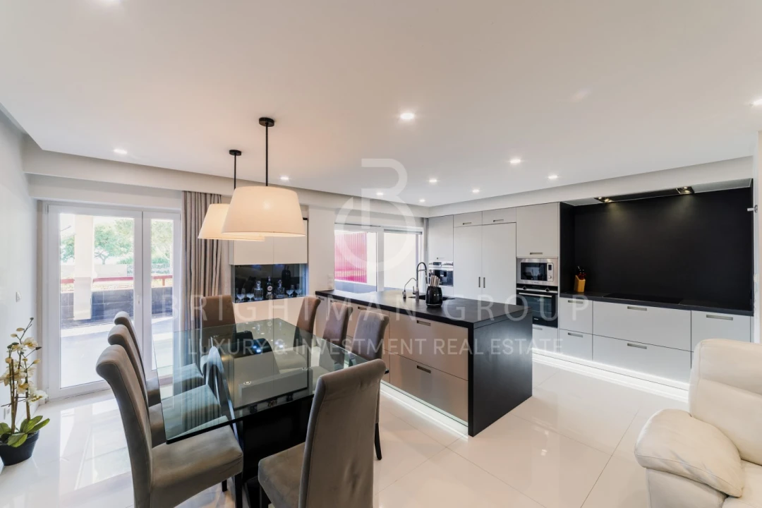 Apartamento T4 para Venda em Oeiras e São Julião da Barra, Paço de Arcos e Caxias Foto 1