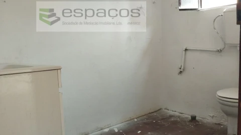 Moradia T3 para Venda em Benquerenças