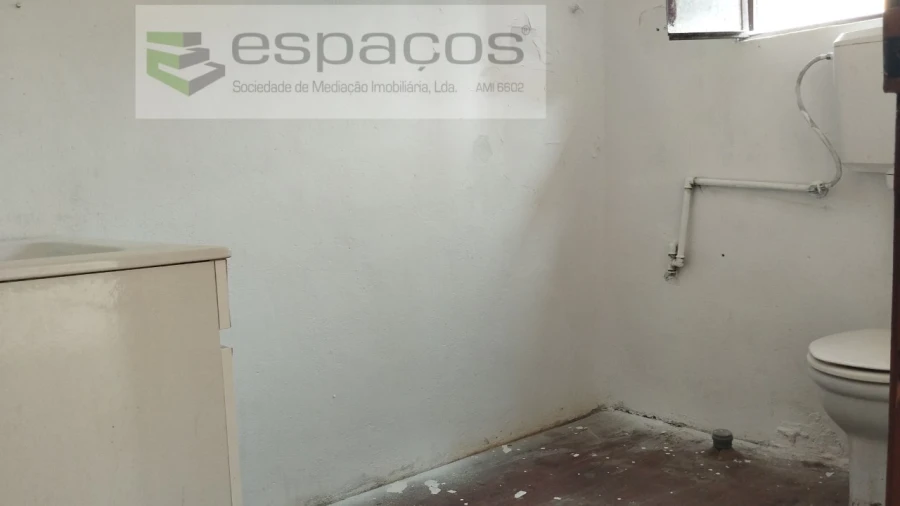 Moradia T3 para Venda em Benquerenças Foto 6