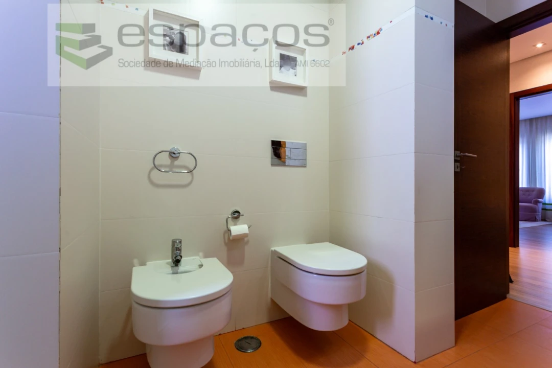 Moradia T5 para Venda em Santa Iria de Azoia, São João da Talha e Bobadela Foto 36
