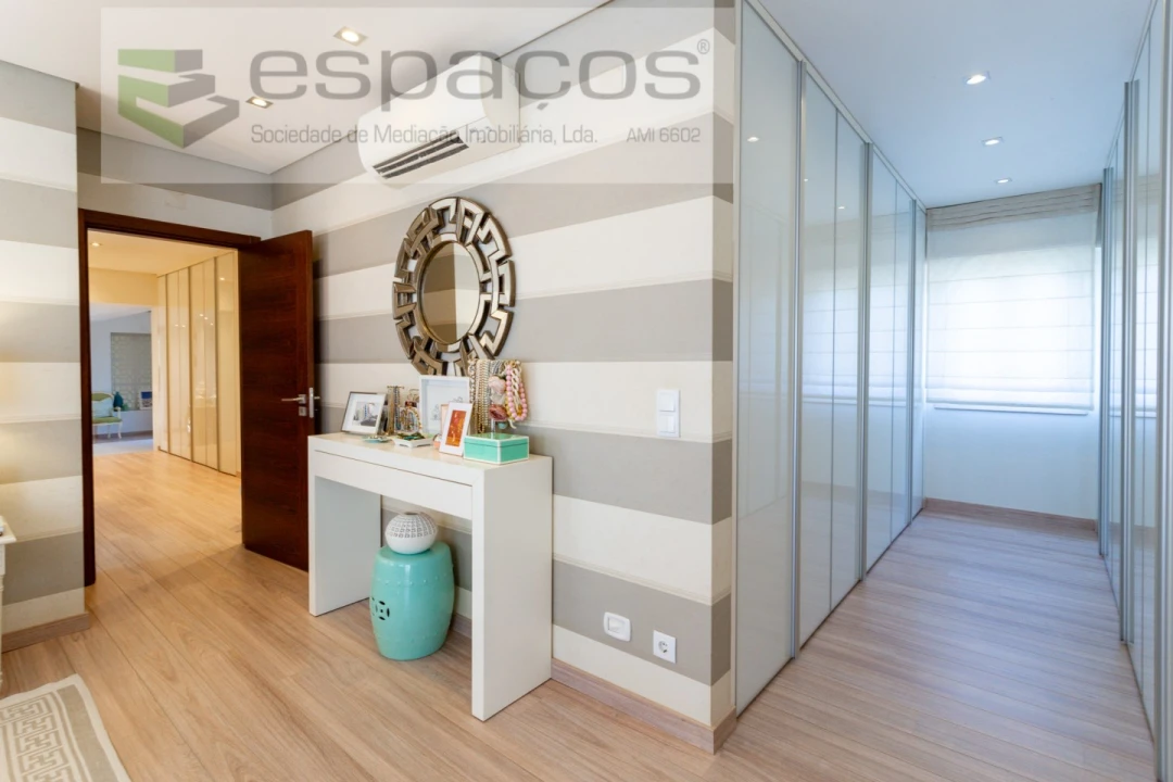 Moradia T5 para Venda em Santa Iria de Azoia, São João da Talha e Bobadela Foto 28