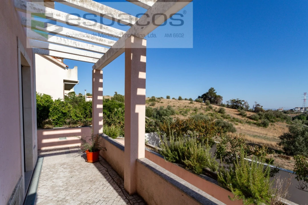Moradia T5 para Venda em Santa Iria de Azoia, São João da Talha e Bobadela Foto 31