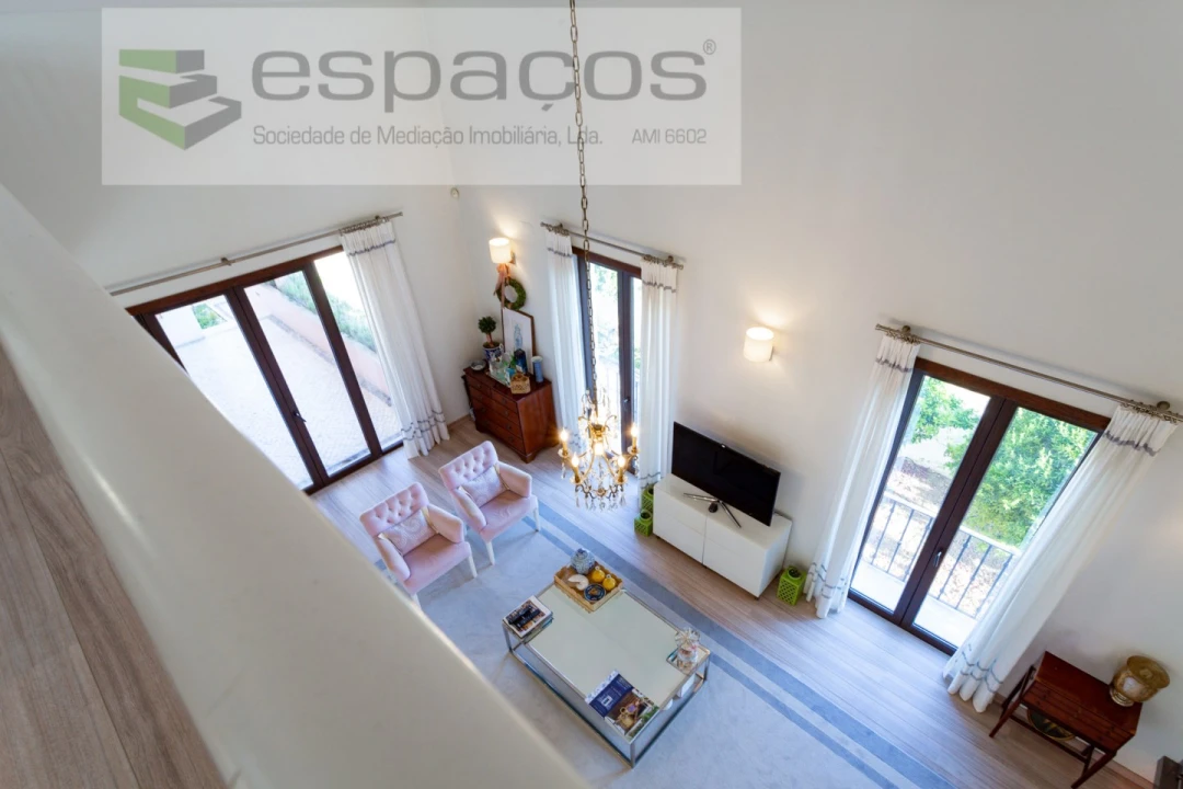 Moradia T5 para Venda em Santa Iria de Azoia, São João da Talha e Bobadela Foto 13