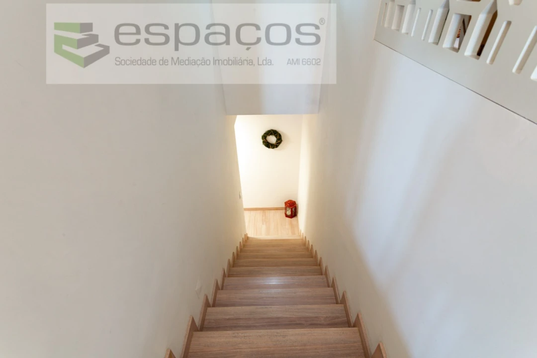 Moradia T5 para Venda em Santa Iria de Azoia, São João da Talha e Bobadela Foto 22