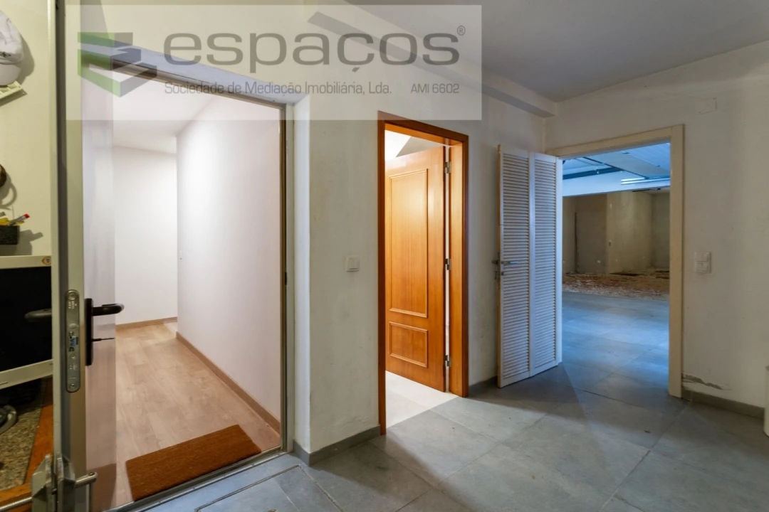Moradia T5 para Venda em Santa Iria de Azoia, São João da Talha e Bobadela Foto 47