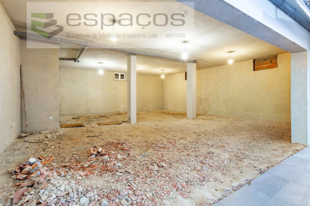 Moradia T5 para Venda em Santa Iria de Azoia, São João da Talha e Bobadela Foto 50