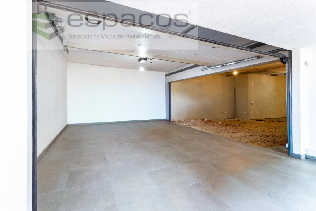 Moradia T5 para Venda em Santa Iria de Azoia, São João da Talha e Bobadela Foto 49