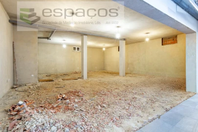 Moradia T5 para Venda em Santa Iria de Azoia, São João da Talha e Bobadela