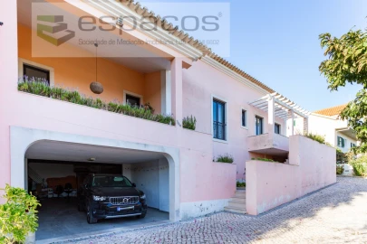 Moradia T5 para Venda em Santa Iria de Azoia, São João da Talha e Bobadela