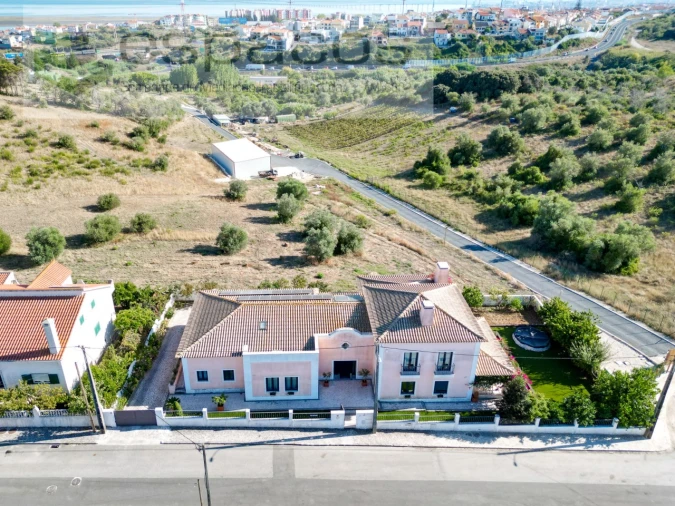 Moradia T5 para Venda em Santa Iria de Azoia, São João da Talha e Bobadela Foto 4