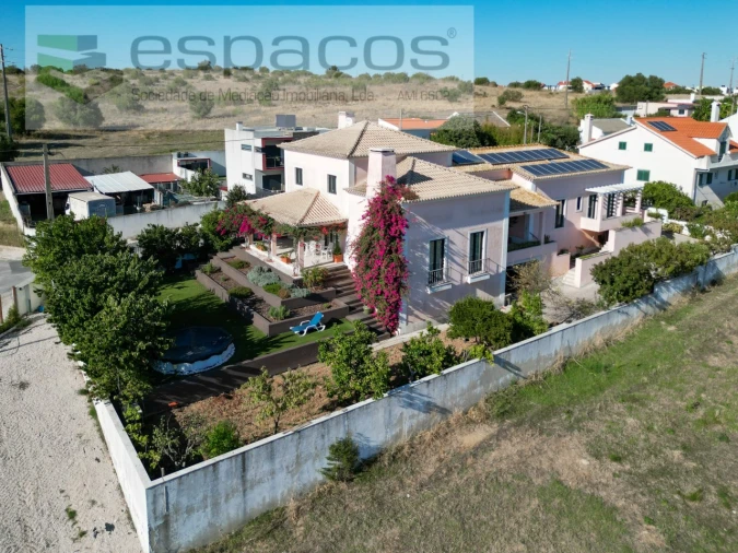 Moradia T5 para Venda em Santa Iria de Azoia, São João da Talha e Bobadela Foto 2