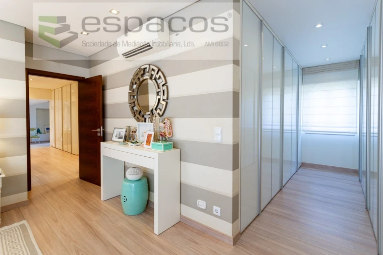 Moradia T5 para Venda em Santa Iria de Azoia, São João da Talha e Bobadela Foto 28