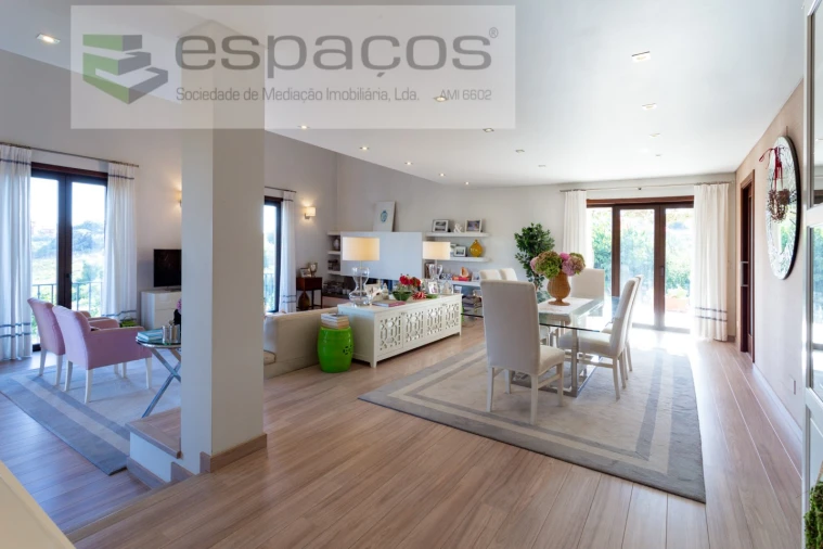 Moradia T5 para Venda em Santa Iria de Azoia, São João da Talha e Bobadela Foto 14
