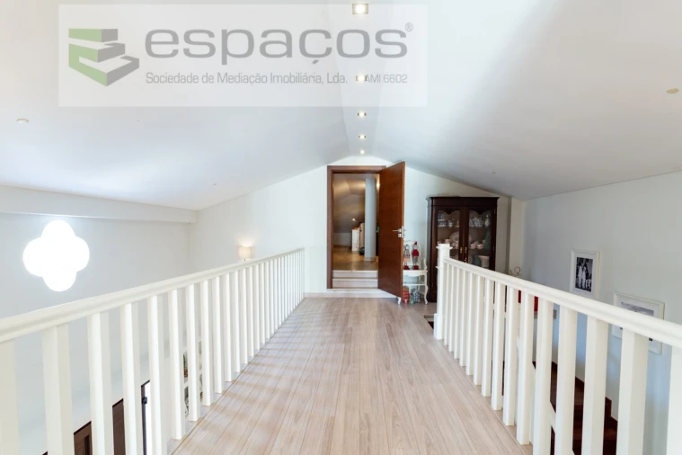 Moradia T5 para Venda em Santa Iria de Azoia, São João da Talha e Bobadela Foto 40