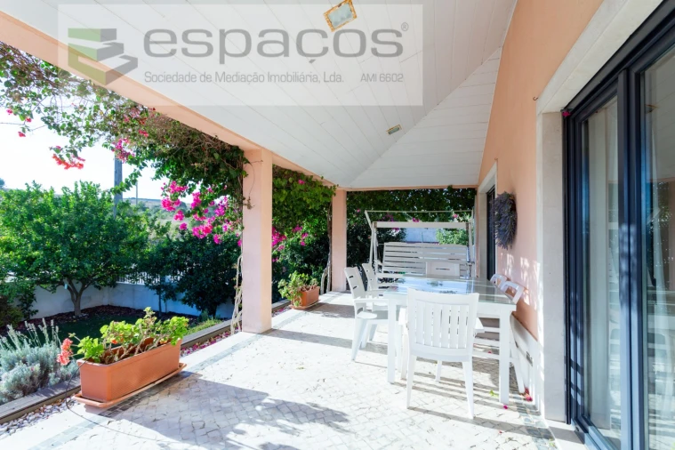 Moradia T5 para Venda em Santa Iria de Azoia, São João da Talha e Bobadela Foto 55