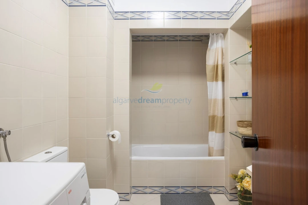 Apartamento T2 para Venda em Albufeira e Olhos de Água Foto 10