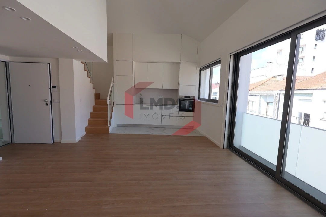 Apartamento T2 para Venda em Cedofeita, Santo Ildefonso, Sé, Miragaia, São Nicolau e Vitória Foto 3