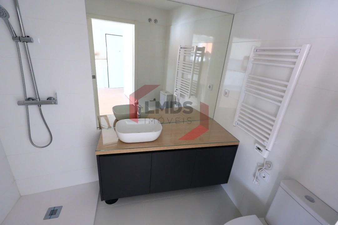 Apartamento T2 para Venda em Cedofeita, Santo Ildefonso, Sé, Miragaia, São Nicolau e Vitória Foto 6