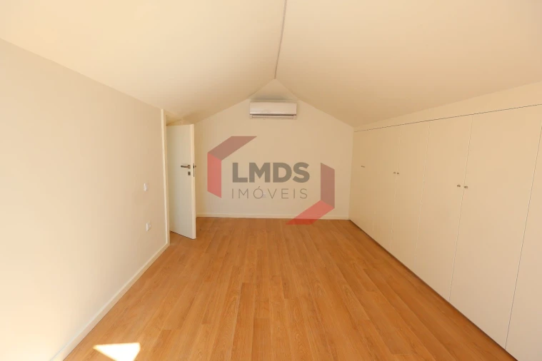 Apartamento T2 para Venda em Cedofeita, Santo Ildefonso, Sé, Miragaia, São Nicolau e Vitória Foto 8