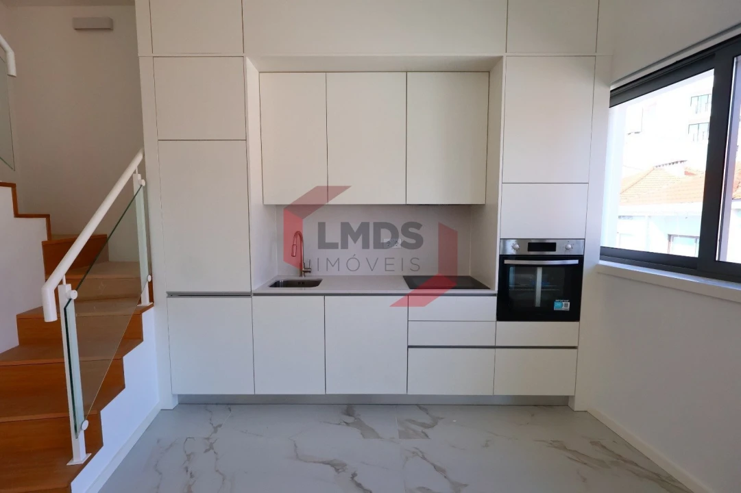 Apartamento T2 para Venda em Cedofeita, Santo Ildefonso, Sé, Miragaia, São Nicolau e Vitória Foto 2
