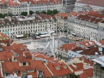 Loja para Arrendamento férias em Santa Maria Maior