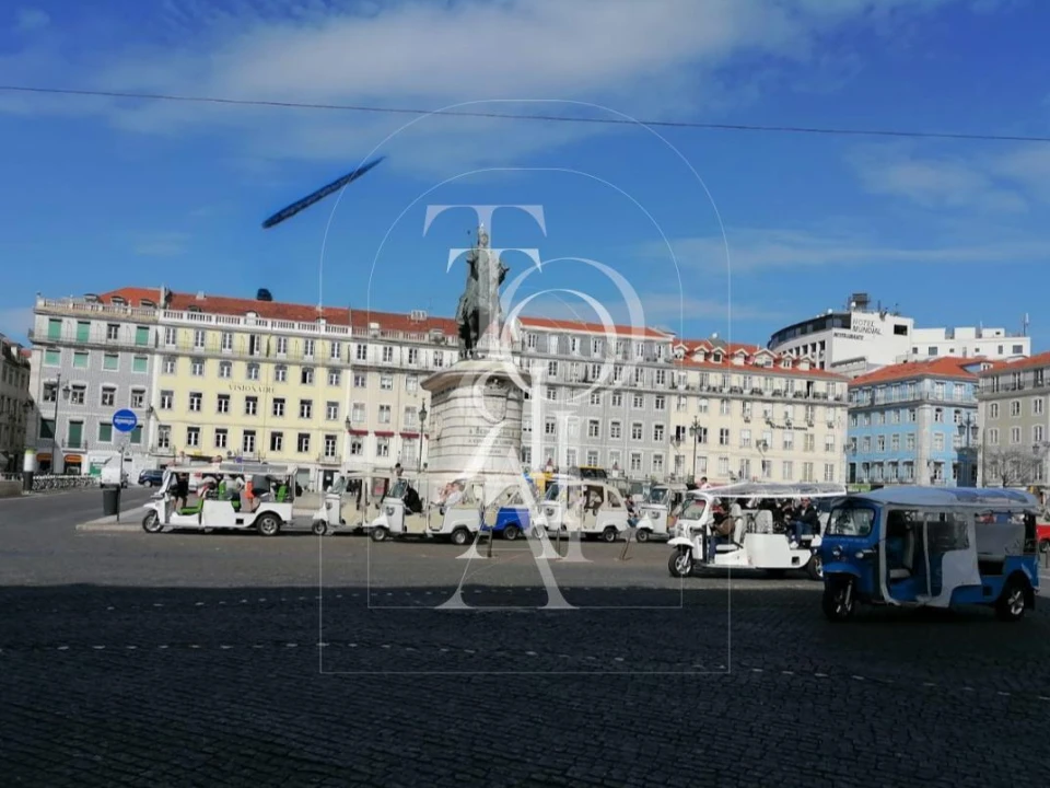 Loja para Arrendamento férias em Santa Maria Maior Foto 3