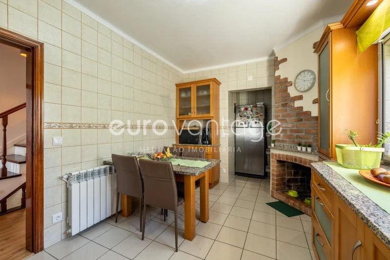Moradia T4 para Venda em Leiria, Pousos, Barreira e Cortes Foto 8