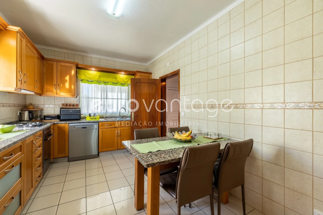 Moradia T4 para Venda em Leiria, Pousos, Barreira e Cortes Foto 9