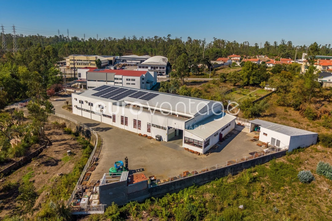 Armazém para Venda em Marinha Grande Foto 1