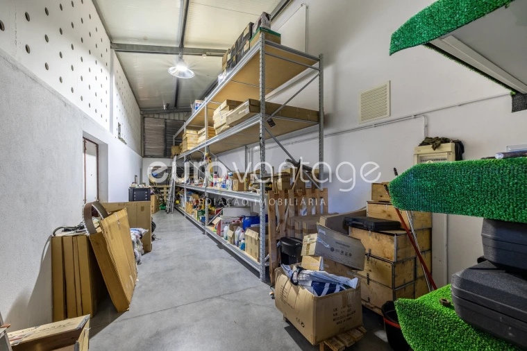 Armazém para Venda em Marinha Grande Foto 14