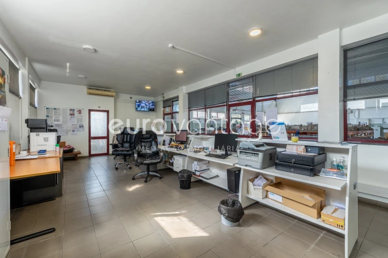 Armazém para Venda em Marinha Grande Foto 19