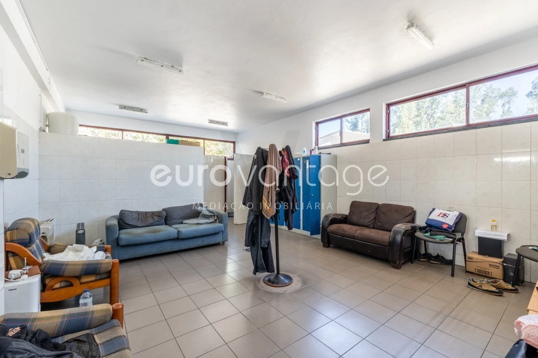 Armazém para Venda em Marinha Grande Foto 15