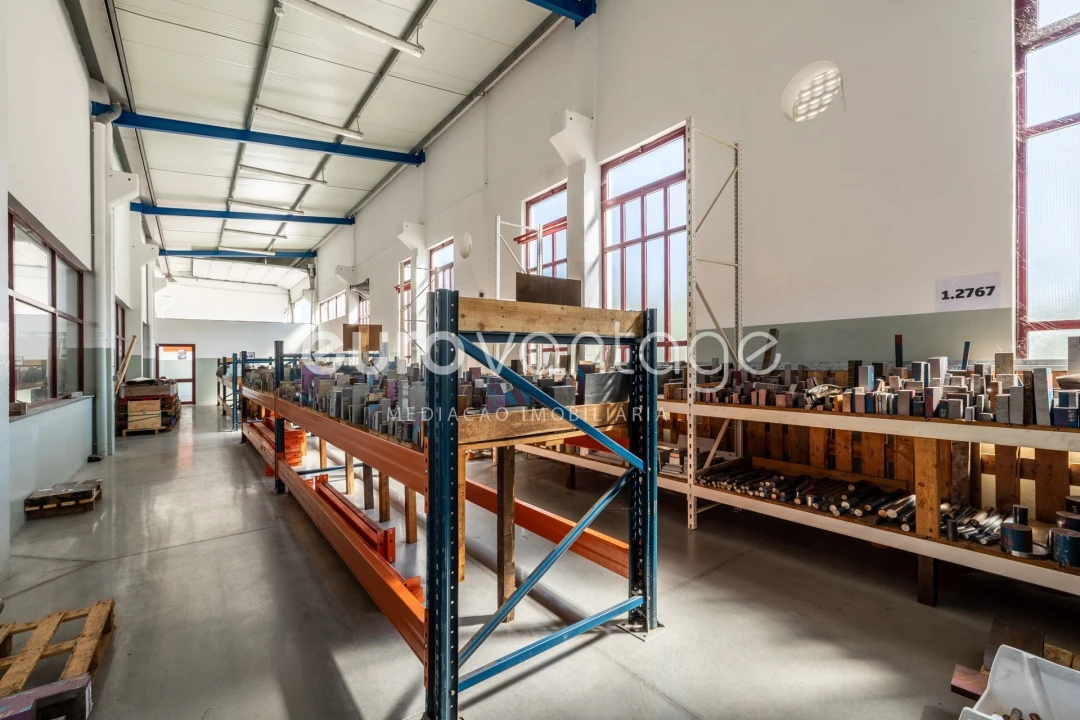 Armazém para Venda em Marinha Grande Foto 12