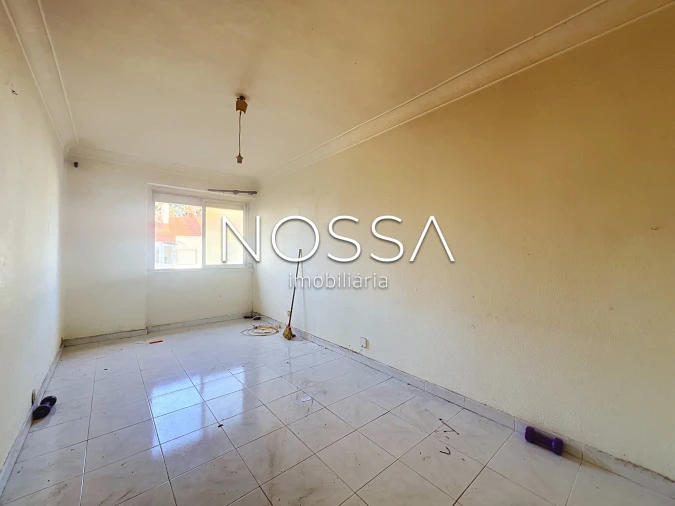 Apartamento T2 para Venda em Benfica Foto 5