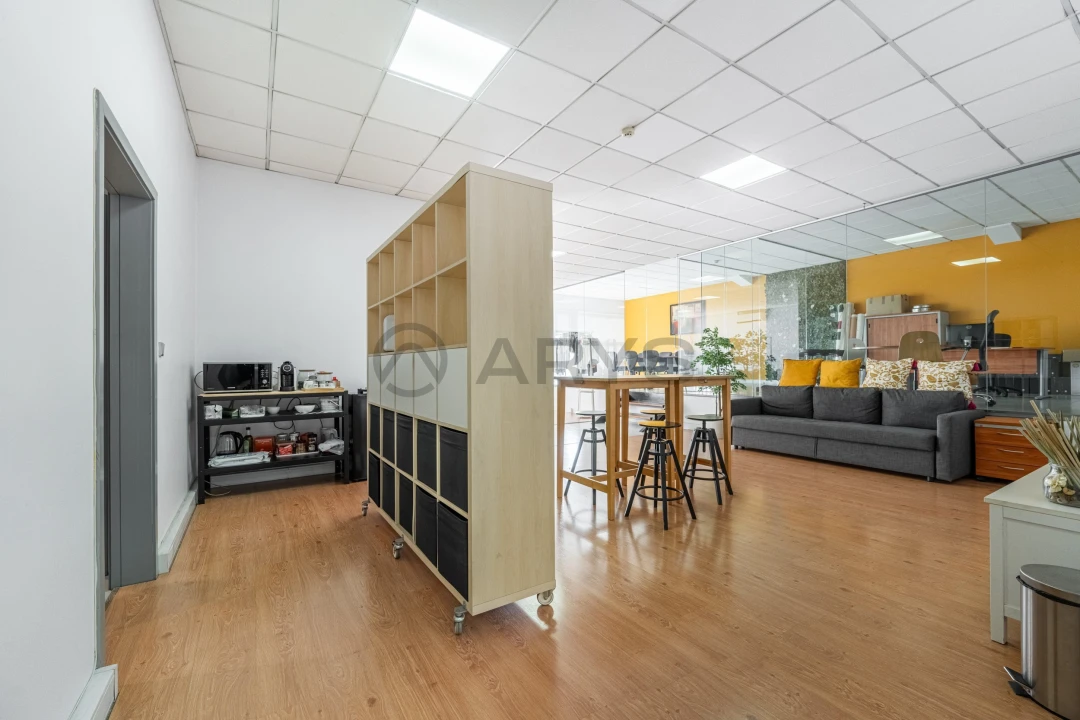 Armazém para Venda em Antas e Abade de Vermoim Foto 10