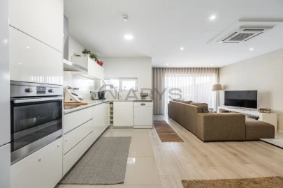 Apartamento T3 para Venda em Morreira e Trandeiras