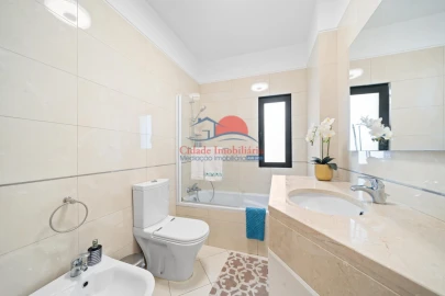 Moradia T3 para Venda em Santo Antonio