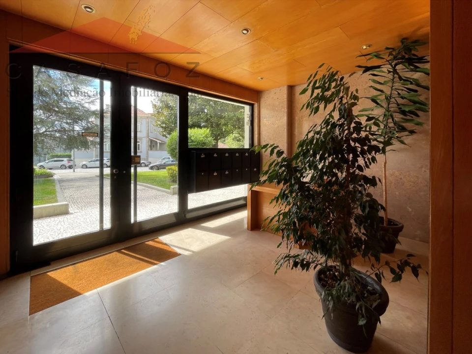 Apartamento T2 para Arrendamento em Ramalde Foto 35