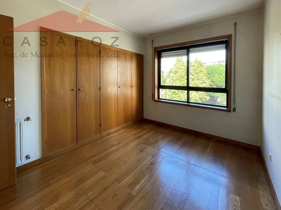Apartamento T2 para Arrendamento em Ramalde Foto 29