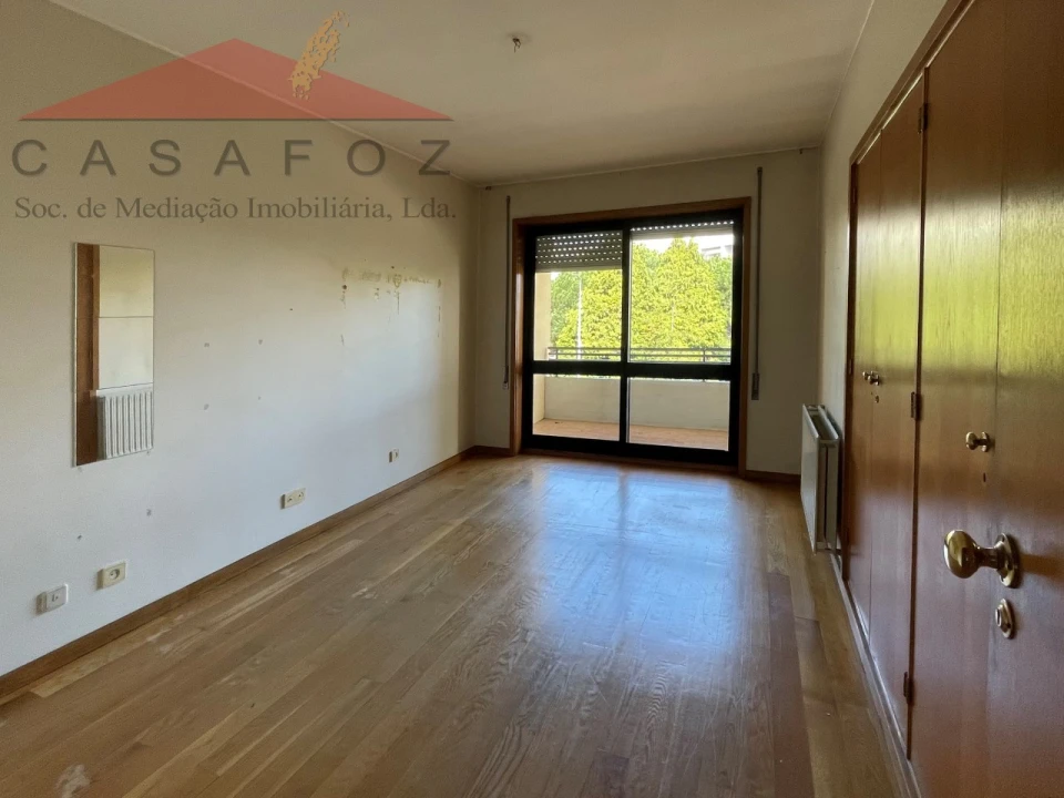 Apartamento T2 para Arrendamento em Ramalde Foto 20
