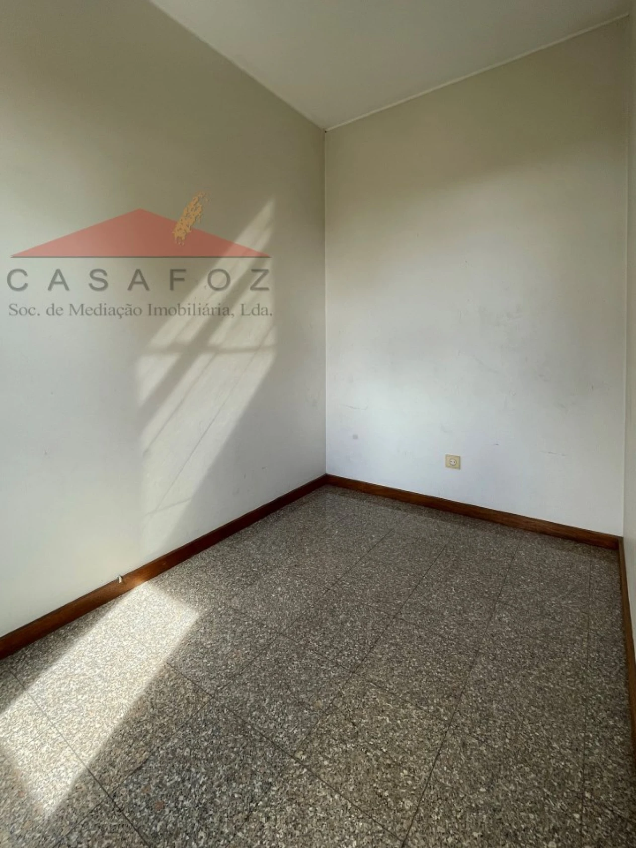 Apartamento T2 para Arrendamento em Ramalde Foto 13
