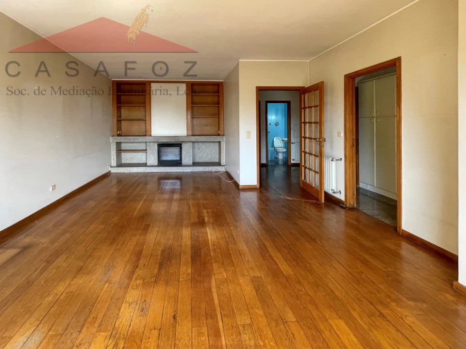 Apartamento T2 para Arrendamento em Ramalde Foto 4