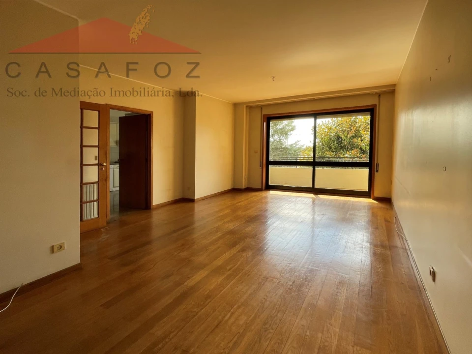 Apartamento T2 para Arrendamento em Ramalde Foto 1