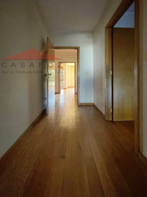 Apartamento T2 para Arrendamento em Ramalde