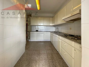 Apartamento T2 para Arrendamento em Ramalde