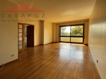 Apartamento T2 para Arrendamento em Ramalde