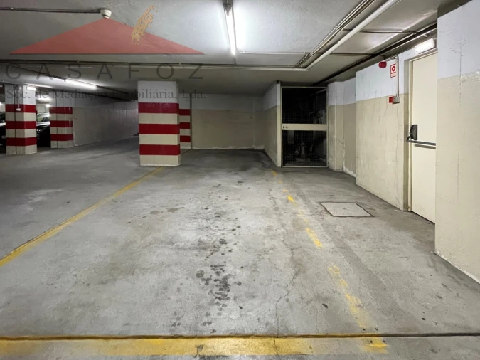 Apartamento T2 para Arrendamento em Ramalde Foto 32