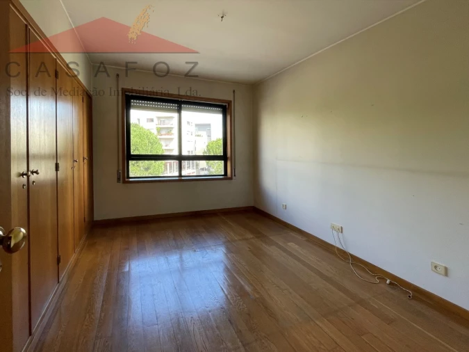 Apartamento T2 para Arrendamento em Ramalde Foto 27