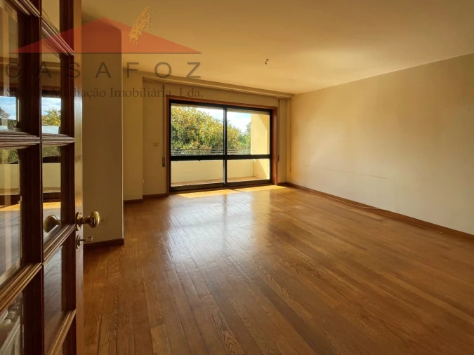 Apartamento T2 para Arrendamento em Ramalde Foto 3