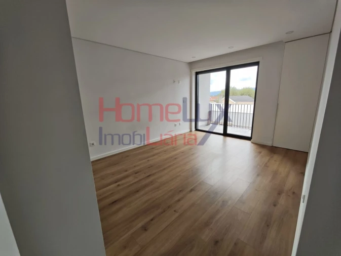 Apartamento T3 para Arrendamento em Tondela e Nandufe Foto 6